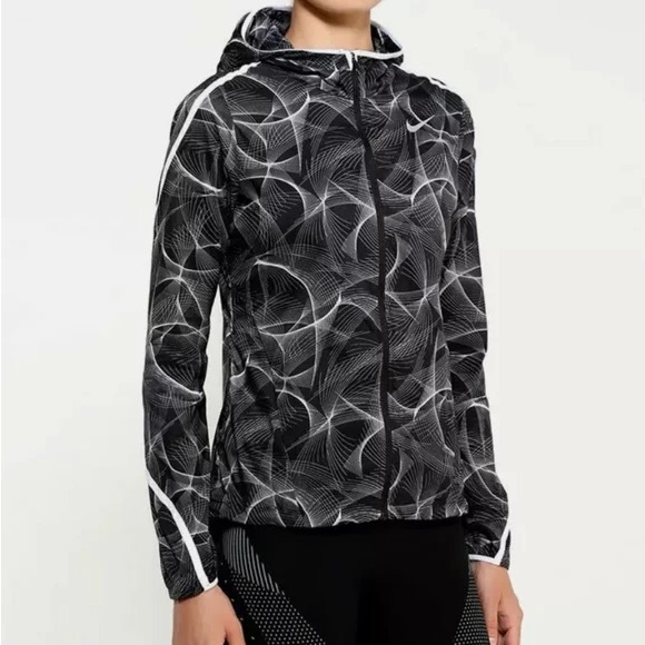 Nike Shield Impossibly Light Running Jacket
(Wind breaker / rain jacket) - Picture 1 of 5